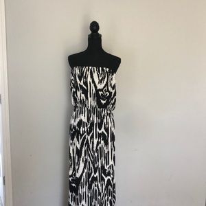 Chelsea & Theodore strapless maxi dress Sz L